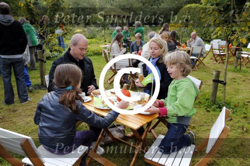 Almere 22 september 2012
Diederik Samsom en zijn vrouw en kinderen aan het IVN natuurontbijt in Almere Haven.
Peter Smulders bv