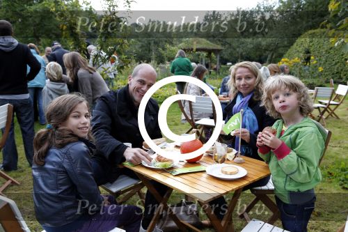 Almere 22 september 2012
Diederik Samsom en zijn vrouw en kinderen aan het IVN natuurontbijt in Almere Haven.
Peter Smulders bv