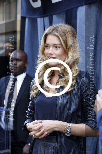 Amsterdam 4 oktober 2012
Doutzen Kroes opent de G Star woman winkel in Amsterdam.
Peter Smulders bv
