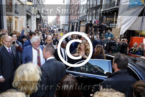 Amsterdam 4 oktober 2012
Doutzen Kroes opent de G Star woman winkel in Amsterdam.
Peter Smulders bv