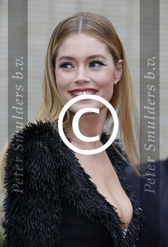 Utrecht 5 oktober 2012
Doutzen Kroes in sexy jurk van Viktor en Rolf bij uitreiking gouden kalveren.
Peter Smulders bv