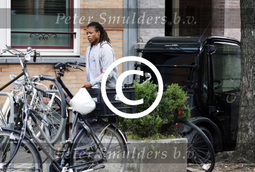Amsterdam 26 september 2012
Edgar davids in apart klein autotje/karretje
Peter Smulders bv