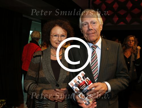 Hilversum 3 oktober 2012
Presentatie boek van nieuwslezers van de NOS bij beeld en geluid. Eef Brouwers met vrouw
Peter Smulders bv
