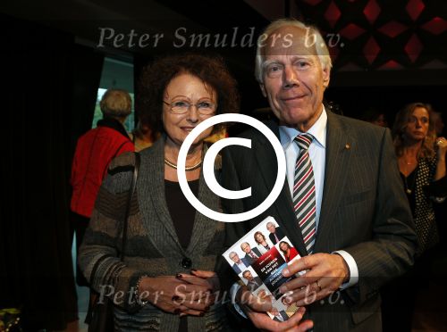Hilversum 3 oktober 2012
Presentatie boek van nieuwslezers van de NOS bij beeld en geluid. Eef Brouwers met vrouw
Peter Smulders bv