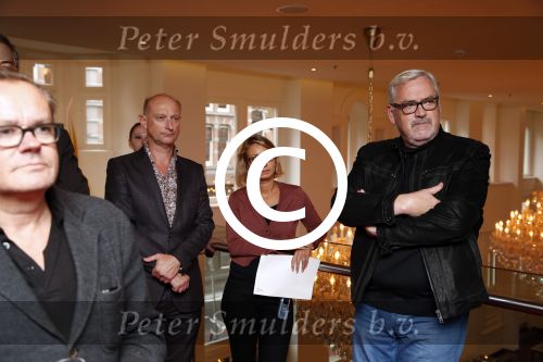 Amsterdam 24 september 2012
Presentatie portretfoto\'s in nieuwe de la mar gemaakt door Koos Breukel in opdracht van Janine v d Ende. Ernst daniel Smid
Peter Smulders bv