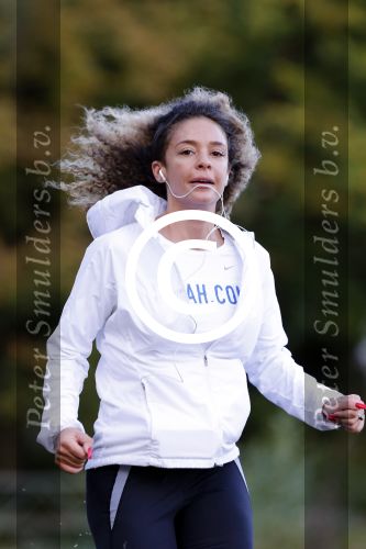 Amsterdam 15 oktober 2012
Fajah Lourens aan het trainen / hardlopen voor de marathon van New York bij de bosbaan.
Peter Smulders bv