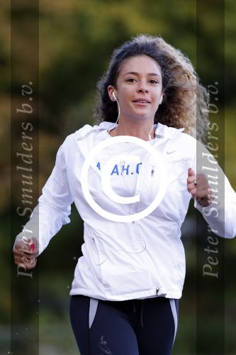 Amsterdam 15 oktober 2012
Fajah Lourens aan het trainen / hardlopen voor de marathon van New York bij de bosbaan.
Peter Smulders bv