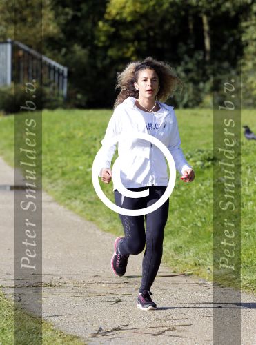 Amsterdam 15 oktober 2012
Fajah Lourens aan het trainen / hardlopen voor de marathon van New York bij de bosbaan.
Peter Smulders bv
