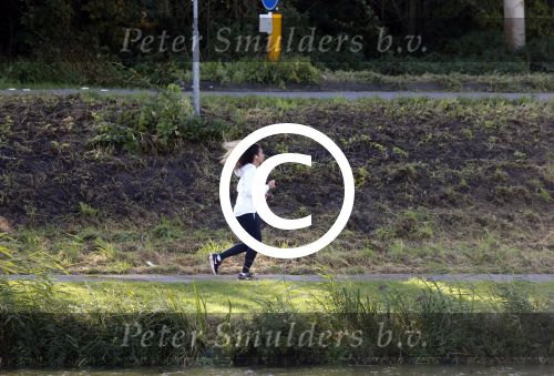 Amsterdam 15 oktober 2012
Fajah Lourens aan het trainen / hardlopen voor de marathon van New York bij de bosbaan.
Peter Smulders bv