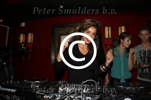 Amsterdam 17 september 2012
Presentatie cd YES R in de little buddha bar. Fajah Lourens
Peter Smulders bv