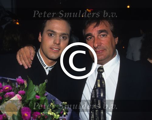 18 September 1996
Uitreiking Platina CD van Frans Bauer hier op de foto met Ludo Voeten
Foto Peter Smulders BV
