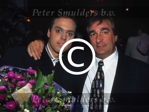 18 September 1996
Uitreiking Platina CD van Frans Bauer hier op de foto met Ludo Voeten
Foto Peter Smulders BV