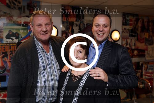Uden 27 september 2012
Frans Bauer in shouwburg van Uden. Frans met zijn vader en moeder (ouders)
Peter Smulders bv