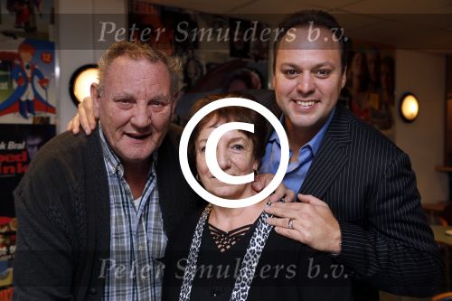 Uden 27 september 2012
Frans Bauer in shouwburg van Uden. Frans met zijn vader en moeder (ouders)
Peter Smulders bv