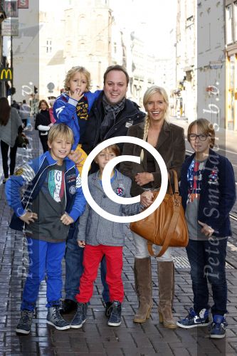 Amsterdam 20 september 2012
Premiere sinterklaas film in Tuschinski. Frans en Mariska Bauer met hun zoon Frans Christiaan Jan en Lucas
Peter Smulders bv