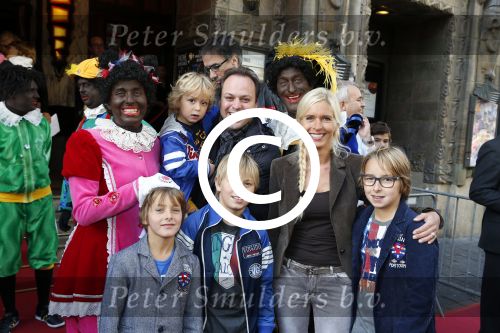 Amsterdam 20 september 2012
Premiere sinterklaas film in Tuschinski. Frans en Mariska Bauer met hun zoon Frans Christiaan Jan en Lucas
Peter Smulders bv