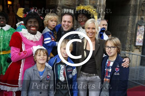 Amsterdam 20 september 2012
Premiere sinterklaas film in Tuschinski. Frans en Mariska Bauer met hun zoon Frans Christiaan Jan en Lucas
Peter Smulders bv