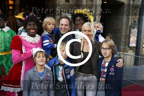 Amsterdam 20 september 2012
Premiere sinterklaas film in Tuschinski. Frans en Mariska Bauer met hun zoon Frans Christiaan Jan en Lucas
Peter Smulders bv