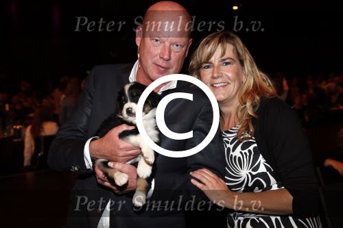 Hilversum 10 oktyober 2012
Gala voor stichting hulphond in studio 21. Frits Wester met vrouw en een puppy
Peter Smulders bv