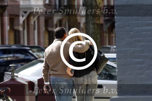 Amsterdam 17 september 2012
Gaby Blaaser met nieuwe vriend Jordy op de cornelis schuytstraat.
Peter Smulders bv