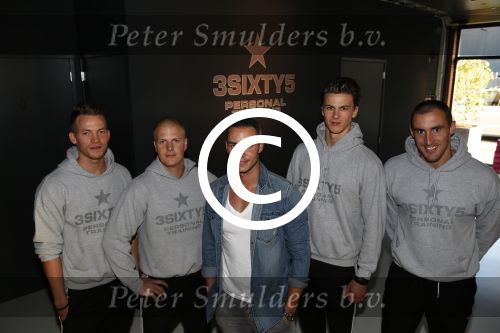 Abcoude 11 oktober 2012
Opening nieuwe sportschool Guy v Reijden en Renee Vervoorn. Guy met zijn personal trainers
Peter Smulders bv