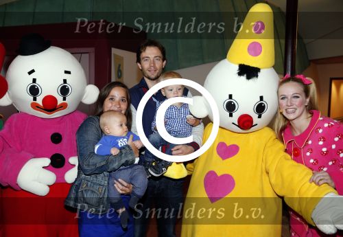 Hoorn 13 oktober 2012
Henry Schut met vriendin en kinderen bij premiere Bumba .
Peter Smulders bv