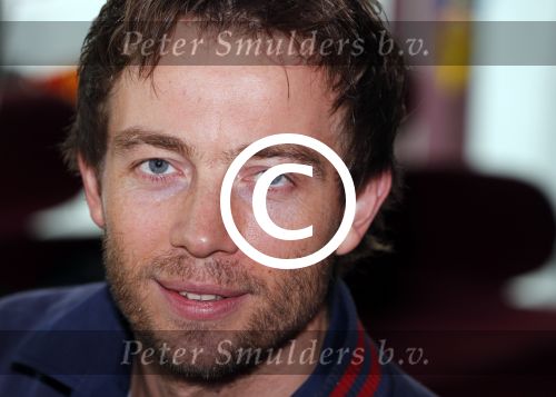 Hoorn 13 oktober 2012
Henry Schut met vriendin en kinderen bij premiere Bumba .
Peter Smulders bv