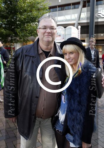 Amsterdam 7 oktober 2012
Premiere Sien en Diego de magische bron van Myra in Pathe Arena
met Jada Borsato Peter Faber en Hrold Verwoert ( coole piet Diego) in de hoofdrollen. jake Hampel met een vriendin
Peter Smulders bv