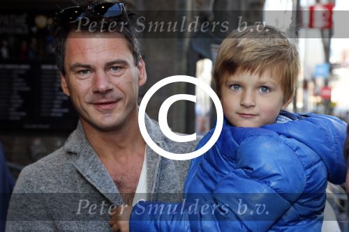 Amsterdam 20 september 2012
Premiere sinterklaas film in Tuschinski. jan Hein Kuijpers met zijn zoon
Peter Smulders bv