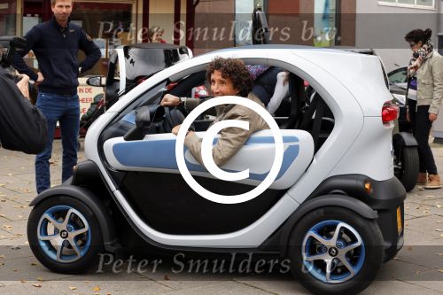 Amsterdam 1 oktober 2012
Das\'s moment bij dr Fish. De bekende mannen reden in een renault Twizy. Jan Joost v Gangelen
Peter Smulders bv