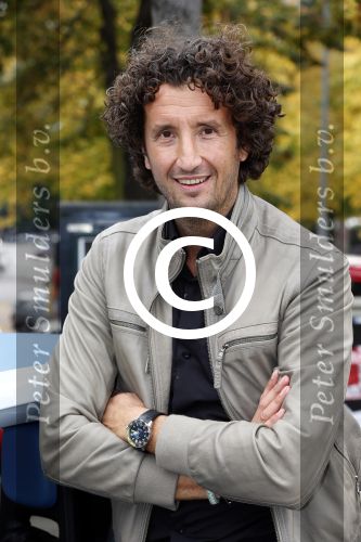 Amsterdam 1 oktober 2012
Das\'s moment bij dr Fish. De bekende mannen reden in een renault Twizy. Jan Joost v Gangelen
Peter Smulders bv