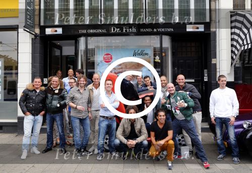 Amsterdam 1 oktober 2012
Das\'s moment bij dr Fish. De bekende mannen reden in een renault Twizy. oa Dean Saunders Jan Joost v Gangelen Wilfred Genee Michael v d Plas 
Peter Smulders bv