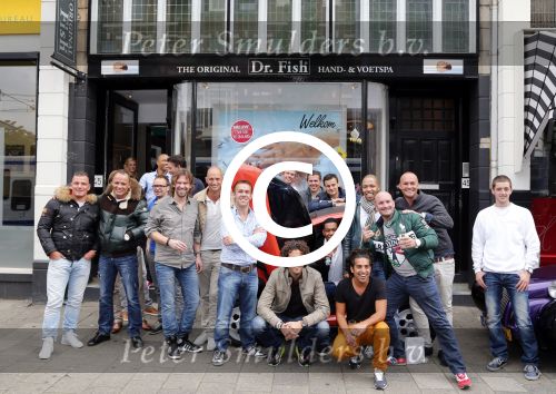 Amsterdam 1 oktober 2012
Das\'s moment bij dr Fish. De bekende mannen reden in een renault Twizy. oa Dean Saunders Jan Joost v Gangelen Wilfred Genee Michael v d Plas 
Peter Smulders bv