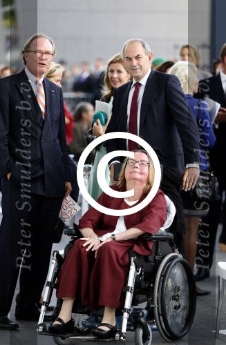 Amsterdam 22 september 2012
Koningin Beatrix opent het stedelijk museum in Amsterdam. Ook Prins Constantijn en Prinses Laurentien zijn aanwezig. Job Cohen met zijn vrouw
Peter Smulders bv