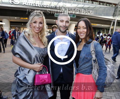 Amsterdam 7 oktober 2012
Premiere Sien en Diego de magische bron van Myra in Pathe Arena
met Jada Borsato Peter Faber en Hrold Verwoert ( coole piet Diego) in de hoofdrollen. KATHLEEN Aerts
Peter Smulders bv