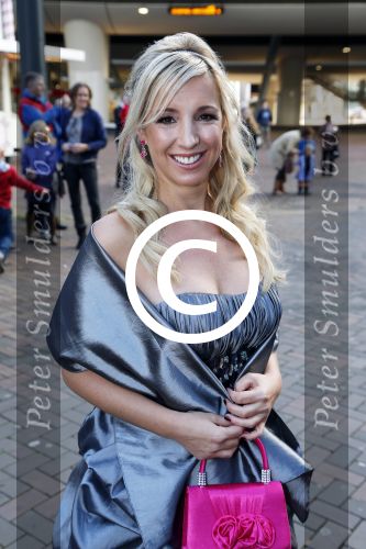 Amsterdam 7 oktober 2012
Premiere Sien en Diego de magische bron van Myra in Pathe Arena
met Jada Borsato Peter Faber en Hrold Verwoert ( coole piet Diego) in de hoofdrollen. KATHLEEN Aerts
Peter Smulders bv