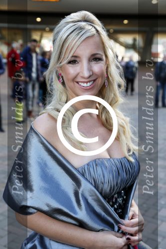 Amsterdam 7 oktober 2012
Premiere Sien en Diego de magische bron van Myra in Pathe Arena
met Jada Borsato Peter Faber en Hrold Verwoert ( coole piet Diego) in de hoofdrollen. KATHLEEN Aerts
Peter Smulders bv