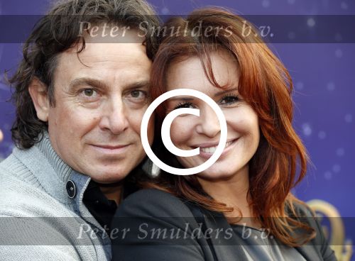 Amsterdam 7 oktober 2012
Premiere Sien en Diego de magische bron van Myra in Pathe Arena
met Jada Borsato Peter Faber en Harold Verwoert ( coole piet Diego) in de hoofdrollen. Marco leontine Luca Jada Senna Mary Borsato en Romy en Jacky Omtzigt .
Peter Smulders bv