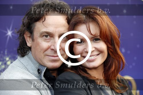 Amsterdam 7 oktober 2012
Premiere Sien en Diego de magische bron van Myra in Pathe Arena
met Jada Borsato Peter Faber en Harold Verwoert ( coole piet Diego) in de hoofdrollen. Marco leontine Luca Jada Senna Mary Borsato en Romy en Jacky Omtzigt .
Peter Smulders bv