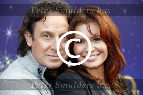 Amsterdam 7 oktober 2012
Premiere Sien en Diego de magische bron van Myra in Pathe Arena
met Jada Borsato Peter Faber en Harold Verwoert ( coole piet Diego) in de hoofdrollen. Marco leontine Luca Jada Senna Mary Borsato en Romy en Jacky Omtzigt .
Peter Smulders bv