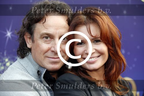 Amsterdam 7 oktober 2012
Premiere Sien en Diego de magische bron van Myra in Pathe Arena
met Jada Borsato Peter Faber en Harold Verwoert ( coole piet Diego) in de hoofdrollen. Marco leontine Luca Jada Senna Mary Borsato en Romy en Jacky Omtzigt .
Peter Smulders bv