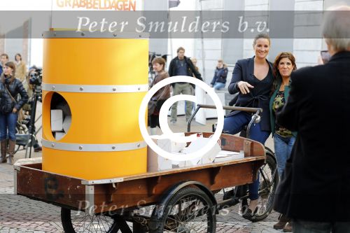 Utrecht 15 oktober 2012
Lieke v lexmond met bakfiets in cenrum Utrecht ivm aktie Post NL.
Peter Smulders bv