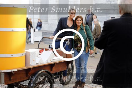 Utrecht 15 oktober 2012
Lieke v lexmond met bakfiets in cenrum Utrecht ivm aktie Post NL.
Peter Smulders bv