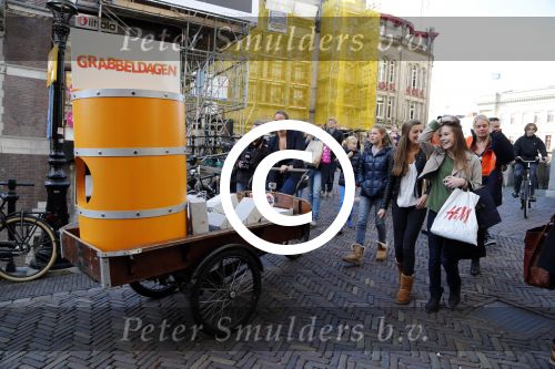 Utrecht 15 oktober 2012
Lieke v lexmond met bakfiets in cenrum Utrecht ivm aktie Post NL.
Peter Smulders bv