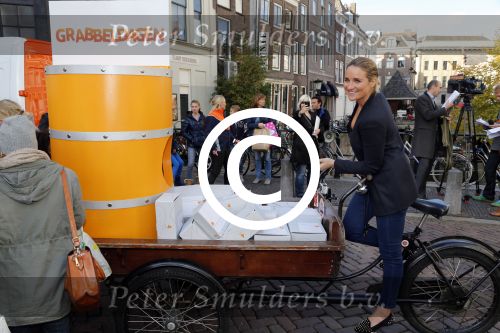 Utrecht 15 oktober 2012
Lieke v lexmond met bakfiets in cenrum Utrecht ivm aktie Post NL.
Peter Smulders bv