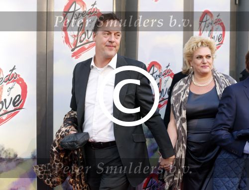 Amsterdam 7 oktober 2012
Premiere Aspects of love in het nieuwe de la mar. Marjolein Touw met nieuwe vriend
Peter Smulders bv