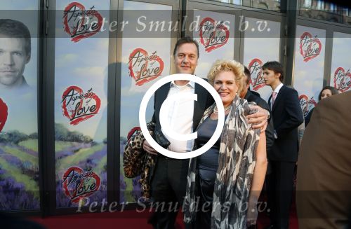 Amsterdam 7 oktober 2012
Premiere Aspects of love in het nieuwe de la mar. Marjolein Touw met nieuwe vriend
Peter Smulders bv