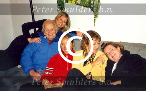Maxima met haar vader en moeder en nog enkele familieleden