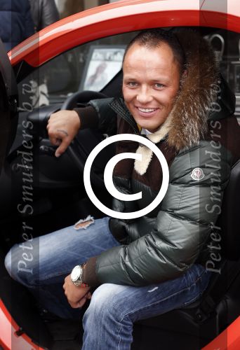 Amsterdam 1 oktober 2012
Das\'s moment bij dr Fish. De bekende mannen reden in een renault Twizy. Michael v d Plas
Peter Smulders bv
