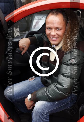 Amsterdam 1 oktober 2012
Das\'s moment bij dr Fish. De bekende mannen reden in een renault Twizy. Michael v d Plas
Peter Smulders bv